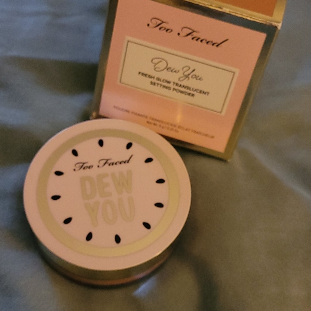 Too Faced Setting Powder - Picture 4 of 5